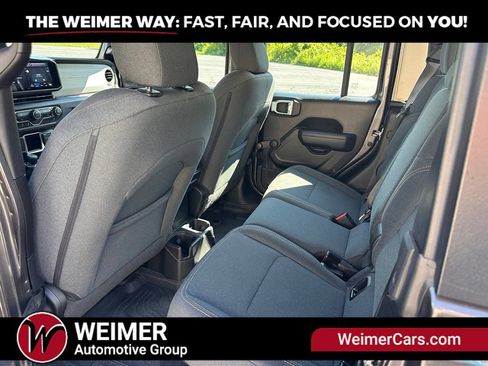 Used 2024 Jeep Gladiator Sport AWD/4WD image 19
