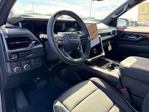 New 2026 GMC Yukon XL Elevation image 16