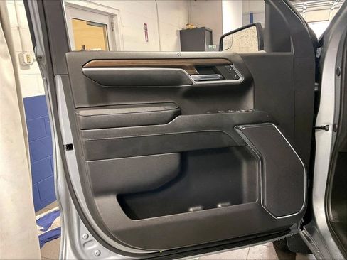 Used 2024 Chevrolet Silverado 1500 LT AWD/4WD image 9