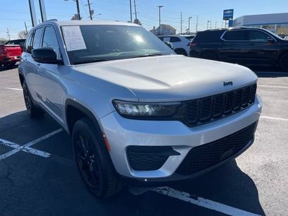 Used 2024 Jeep Grand Cherokee Altitude