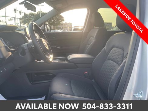 Used 2025 Nissan Pathfinder SV FWD image 29