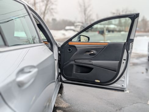 Used 2019 Lexus ES 350 Luxury image 55