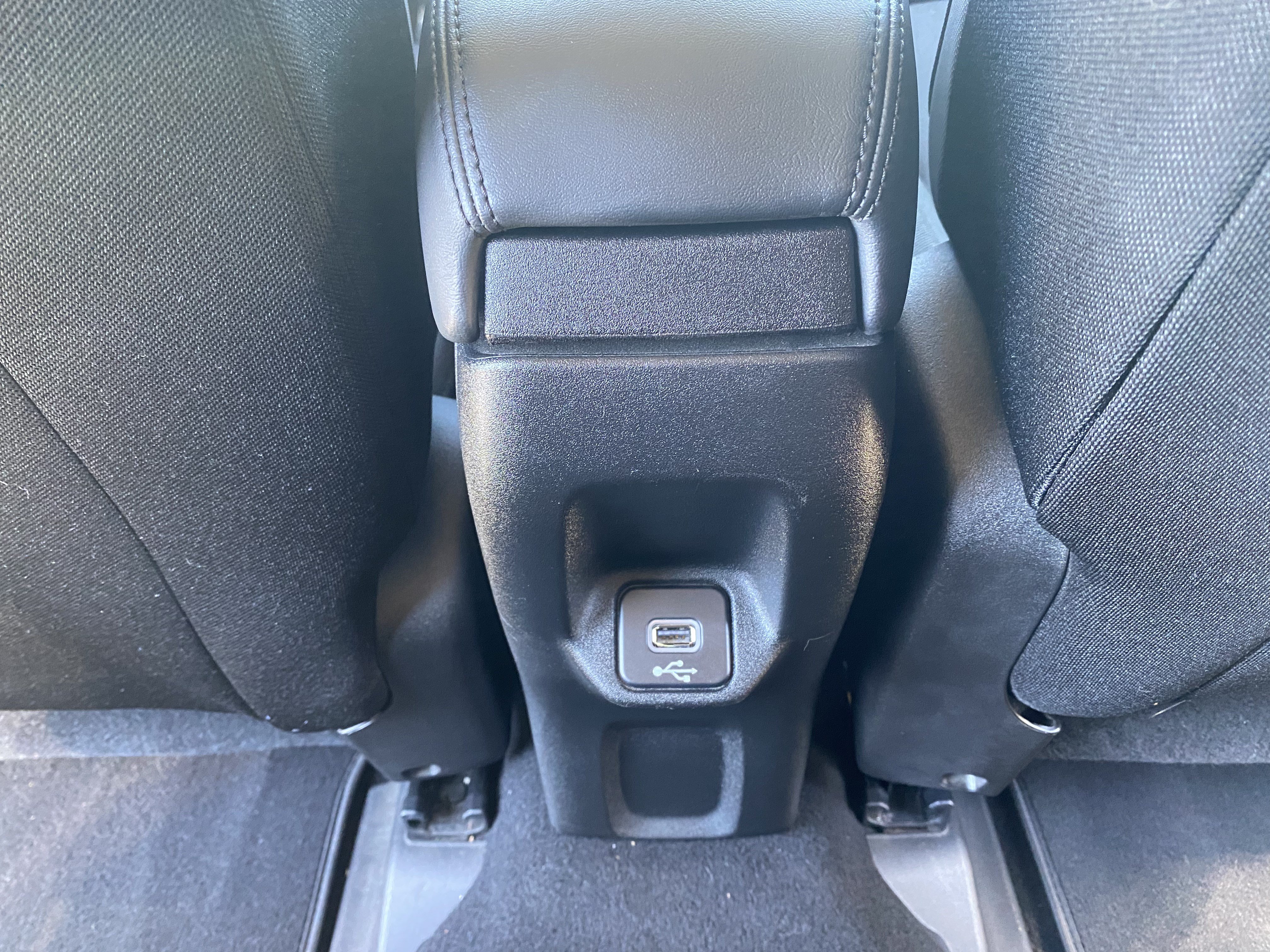 Used 2019 Jeep Renegade Altitude w/ Quick Order Package 22M FWD image 18