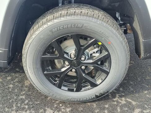 New 2026 Jeep Grand Cherokee Altitude AWD/4WD image 33