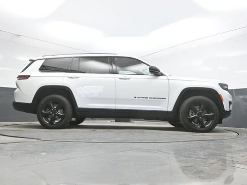 Used 2021 Jeep Grand Cherokee L Laredo AWD/4WD image 54