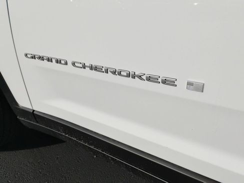 New 2025 Jeep Grand Cherokee Laredo w/ Trailer Tow Package image 10