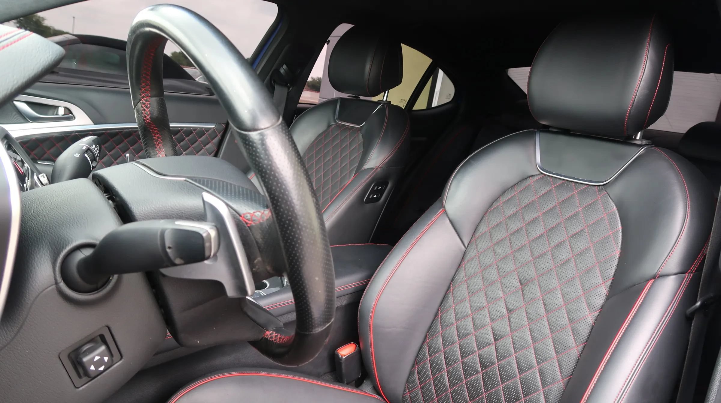 Used 2019 Genesis G70 2.0T Advanced w/ Sport Package AWD/4WD image 19