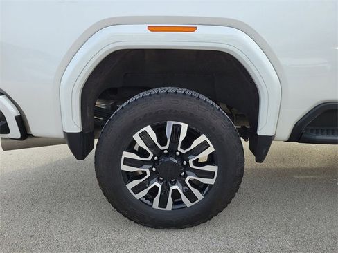 Used 2024 GMC Sierra 2500 Denali Ultimate image 7