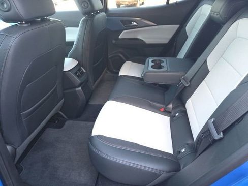 Used 2024 Chevrolet Equinox EV LT FWD image 48