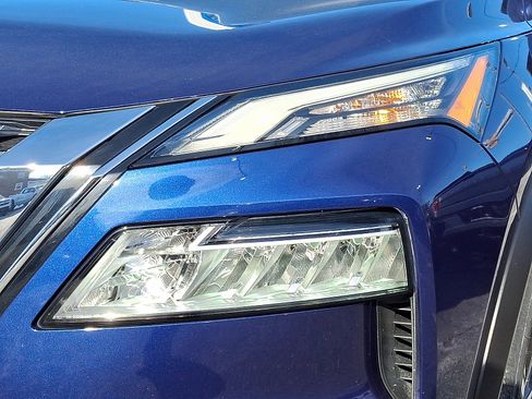 Used 2023 Nissan Rogue SV w/ SV Premium Package image 10