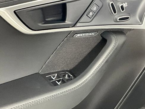 Used 2024 Jaguar F-TYPE R-Dynamic RWD image 14
