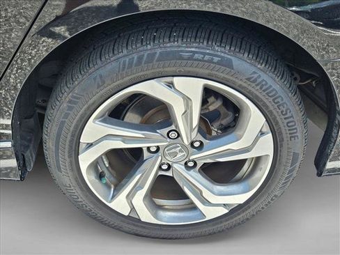 Used 2019 Honda Accord EX image 5
