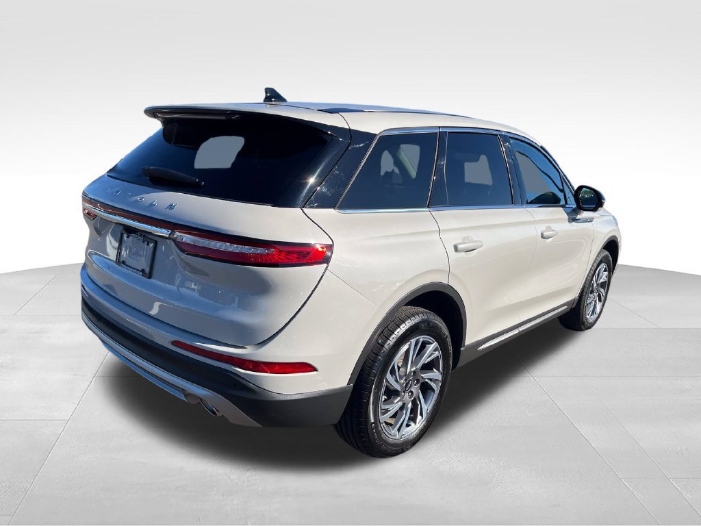Used 2024 Lincoln Corsair AWD w/ Equipment Group 101A image 5