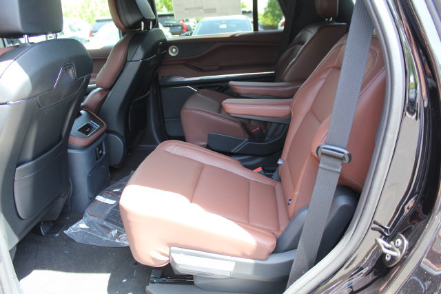 Used 2026 Lincoln Navigator Reserve AWD/4WD image 13