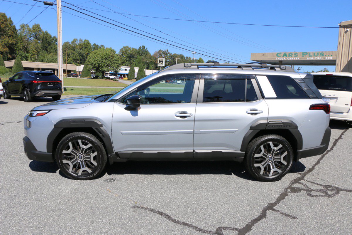 Used 2026 Subaru Outback Touring XT AWD/4WD image 2