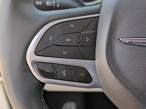 Used 2024 Chrysler Pacifica Limited image 22