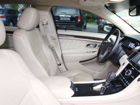 Used 2013 Ford Taurus Limited FWD image 11