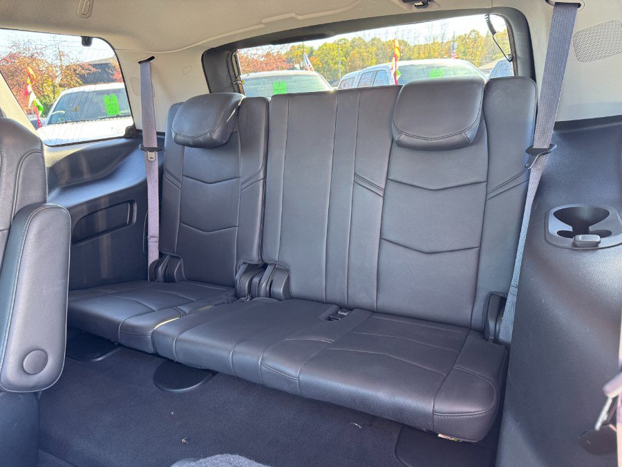 Used 2017 Cadillac Escalade Premium Luxury AWD/4WD image 17