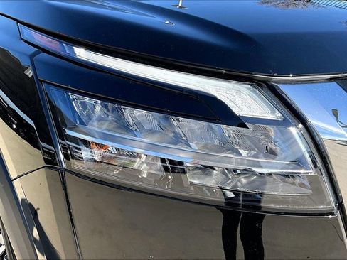 Used 2024 Nissan Pathfinder Platinum w/ Cargo Package image 37