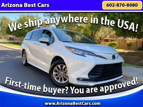 Used 2023 Toyota Sienna XLE image 1
