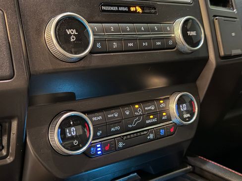 Used 2021 Ford Expedition Max Limited AWD/4WD image 33