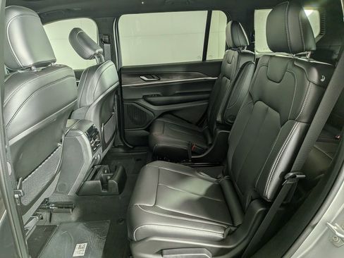 New 2025 Jeep Grand Cherokee L Limited w/ Black Appearance Package image 33