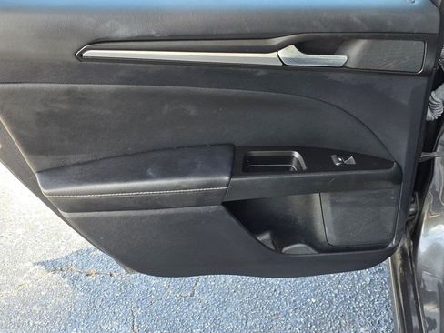 Used 2019 Ford Fusion Titanium FWD image 38