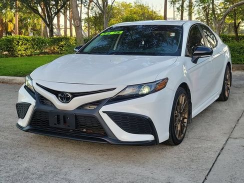 Used 2023 Toyota Camry SE AWD/4WD image 2
