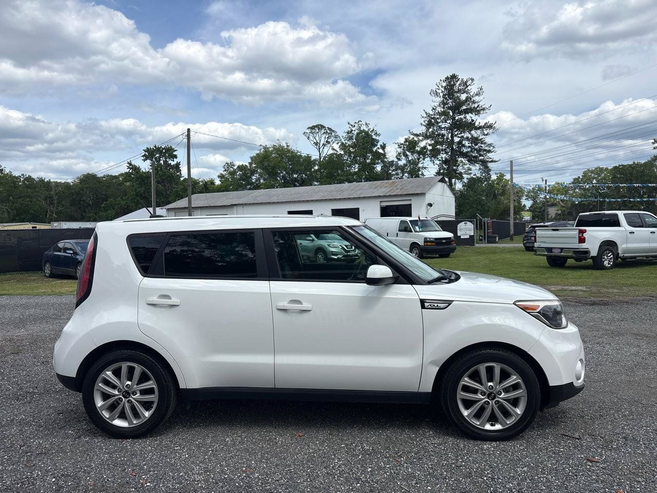 Used 2018 Kia Soul + FWD image 4
