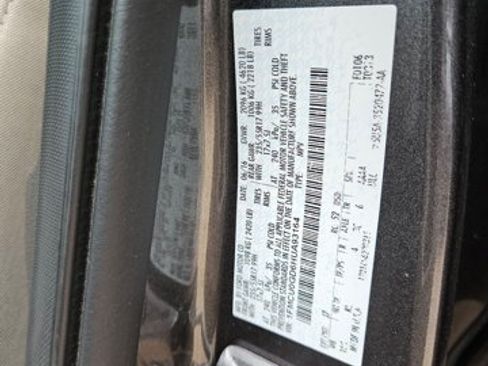 Used 2017 Ford Escape SE FWD image 21