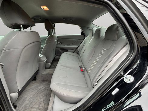 Used 2023 Hyundai Elantra SEL w/ Convenience Package image 34