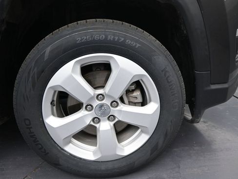 Used 2021 Jeep Compass Latitude w/ Sun and Sound Group AWD/4WD image 35