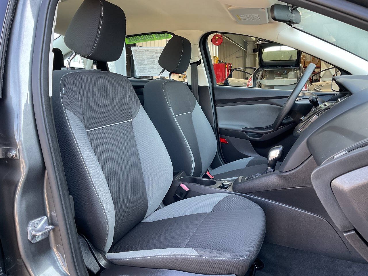 Used 2012 Ford Focus S FWD image 35