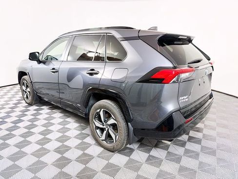 Used 2021 Toyota RAV4 SE w/ Weather & Moonroof Package image 5