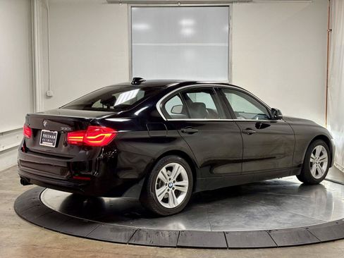 Used 2018 BMW 330i xDrive Sedan w/ Convenience Package AWD/4WD image 9