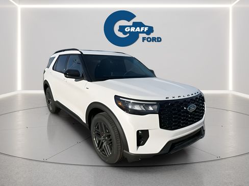 New 2026 Ford Explorer ST-Line w/ ST-Line Street Pack AWD/4WD image 8