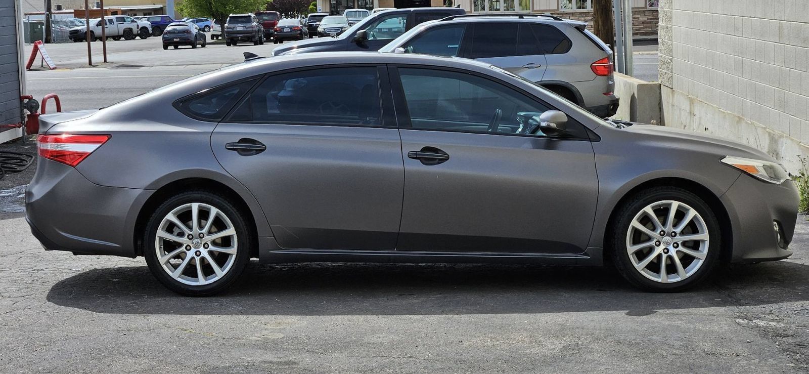 Used 2013 Toyota Avalon Limited FWD image 6