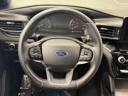 Certified 2023 Ford Explorer ST-Line AWD/4WD image 16