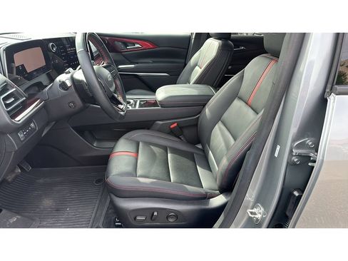 Used 2024 Chevrolet Traverse RS w/ LPO, Floor Liner Package AWD/4WD image 10