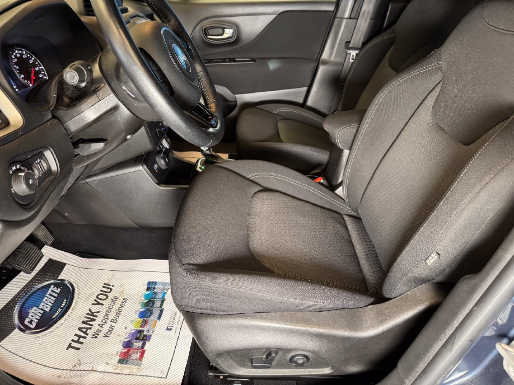 Used 2021 Jeep Renegade Latitude AWD/4WD image 20