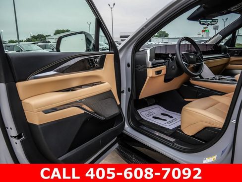 Used 2026 Cadillac Escalade IQL Sport 2 AWD/4WD image 34