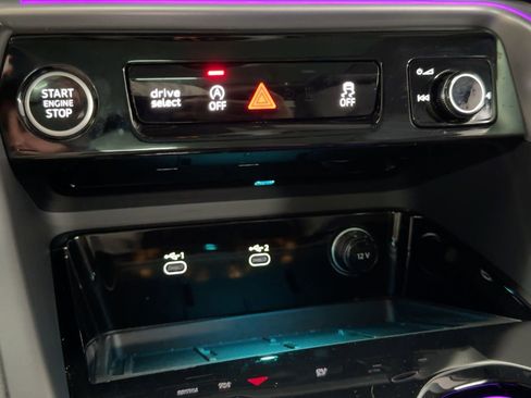 Certified 2025 Audi Q5 Premium w/ Convenience Package image 19