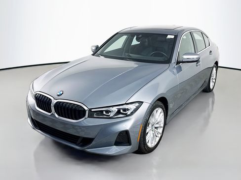 Used 2024 BMW 330i Sedan w/ Convenience Package RWD image 4