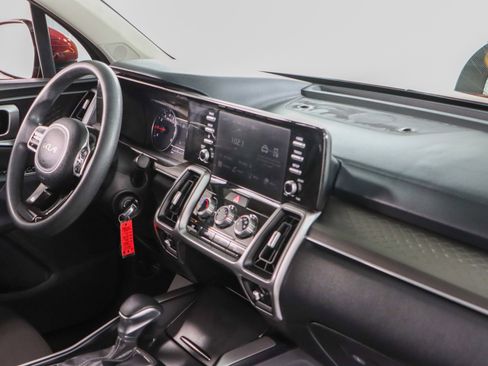 Used 2023 Kia Sorento LX image 26