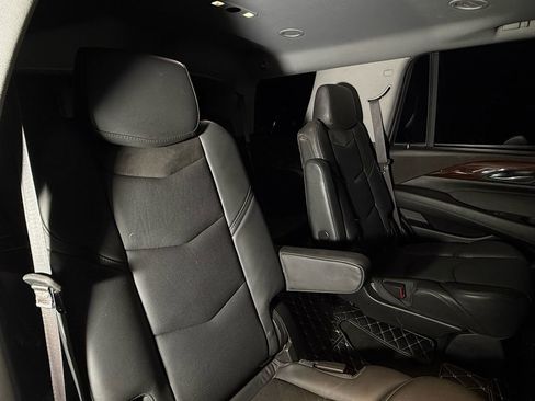 Used 2015 Cadillac Escalade Luxury AWD/4WD image 20