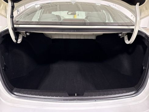 Used 2011 Kia Optima LX w/ Convenience Pkg image 22