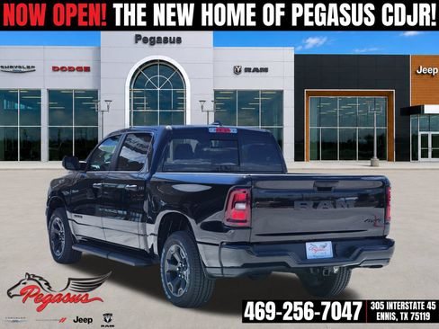 New 2026 RAM 1500 Express AWD/4WD image 4