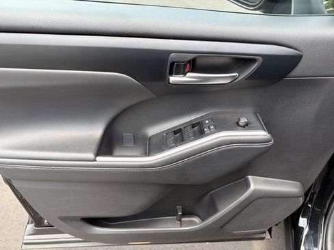 Certified 2025 Toyota Highlander XSE AWD/4WD image 7