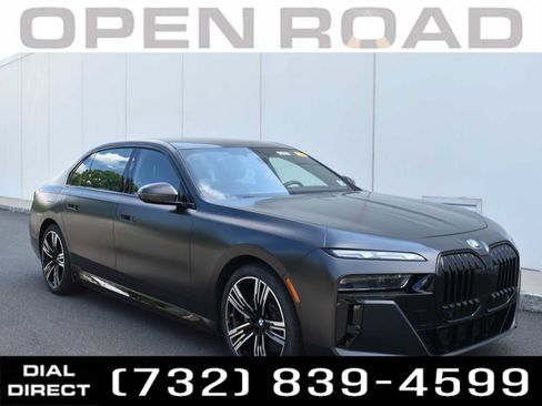 Used 2023 BMW i7 xDrive60 AWD/4WD image 1