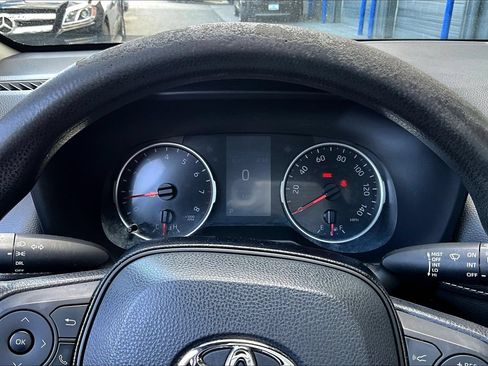Used 2021 Toyota RAV4 LE FWD image 12